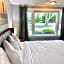 Elk Rapids Lakeshore Inn
