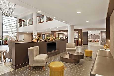 DoubleTree by Hilton McLean Tysons