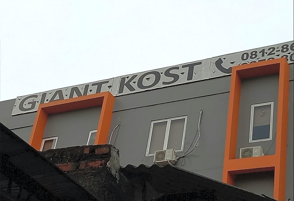 Giant Kost by ZUZU