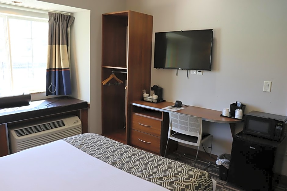 Microtel Inn & Suites by Wyndham Columbus/Near Fort Moore