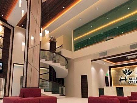 Hallmark Crown Hotel