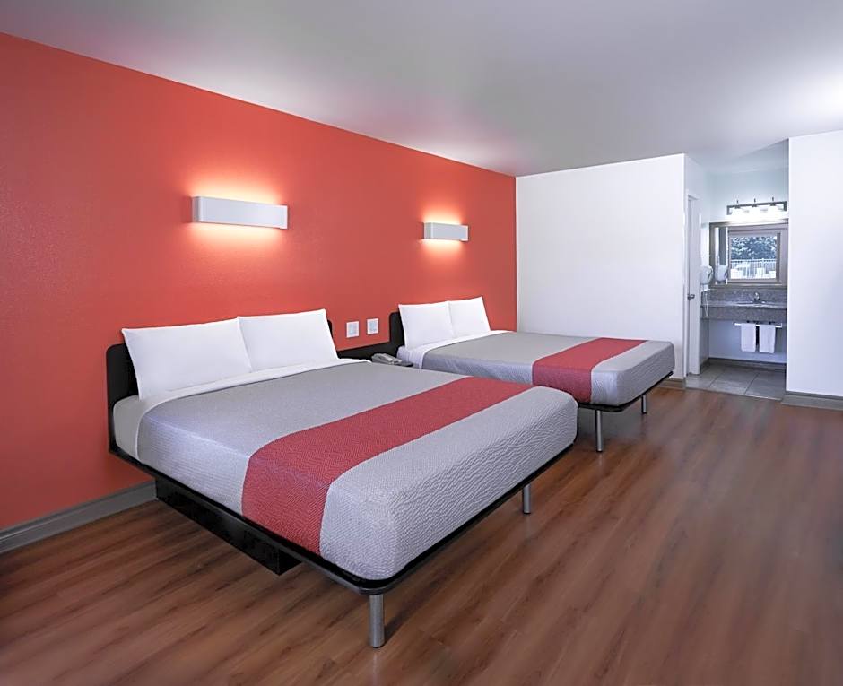 Motel 6-Claremont, CA