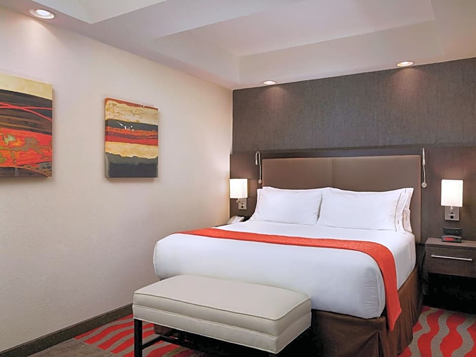 Holiday Inn Express Naples Downtown 5th Avenue By IHG