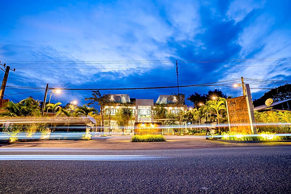 Rainforest Hotel by NSUN