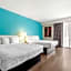 Howard Johnson Hotel by Wyndham Toms River