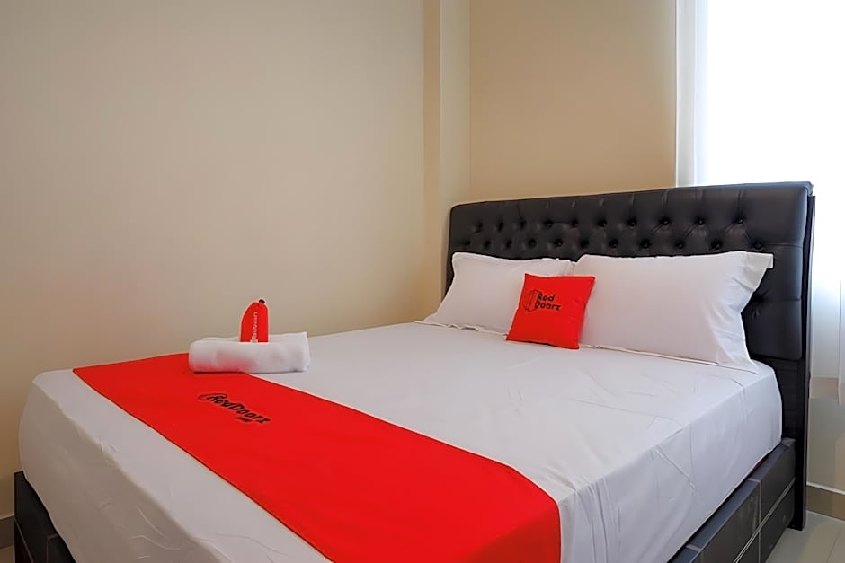 RedDoorz near Millenium Waterpark Palu