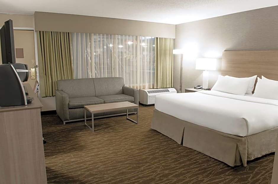 Holiday Inn Fargo, an IHG Hotel