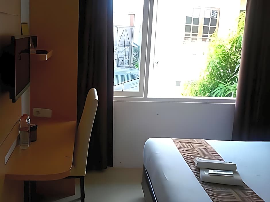 Nozz Hotel