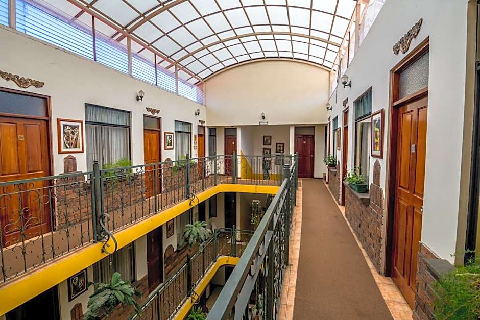 Hotel Amón Real