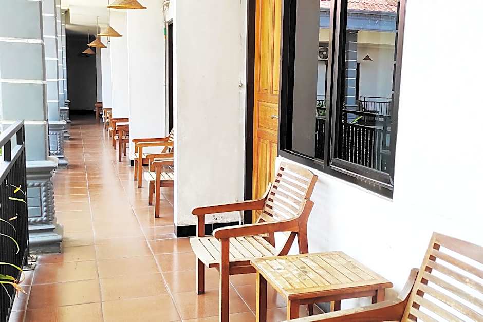 Hotel Salma Syariah Mitra RedDoorz near Terminal Baru Kediri