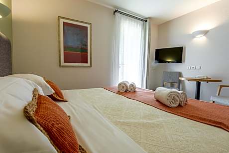 Double Room on the Ground Floor - View of the Garden