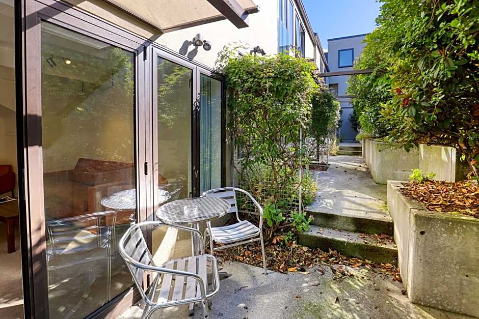 Garden Court Suites & Apartments