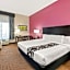 La Quinta Inn & Suites by Wyndham Winnie