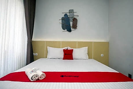 RedDoorz near Klaten Train Station