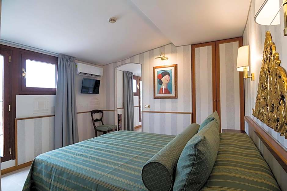 Hotel Pacific