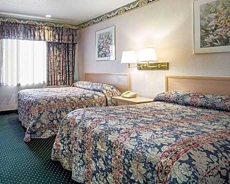 Double Room with Two Double Beds - Non-Smoking