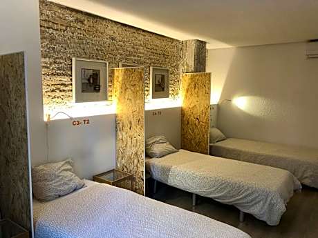 Bed in 5-Bed Mixed Dormitory Room