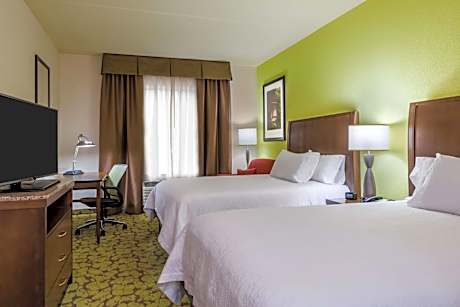 2 Queen Hearing Accessible Room