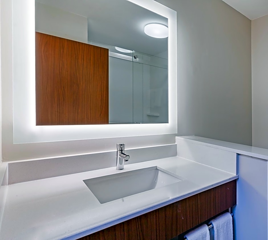 Holiday Inn Express and Suites Tulsa West / Sand Springs By IHG