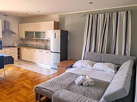 Deluxe Double Room with Balcony and Sea View