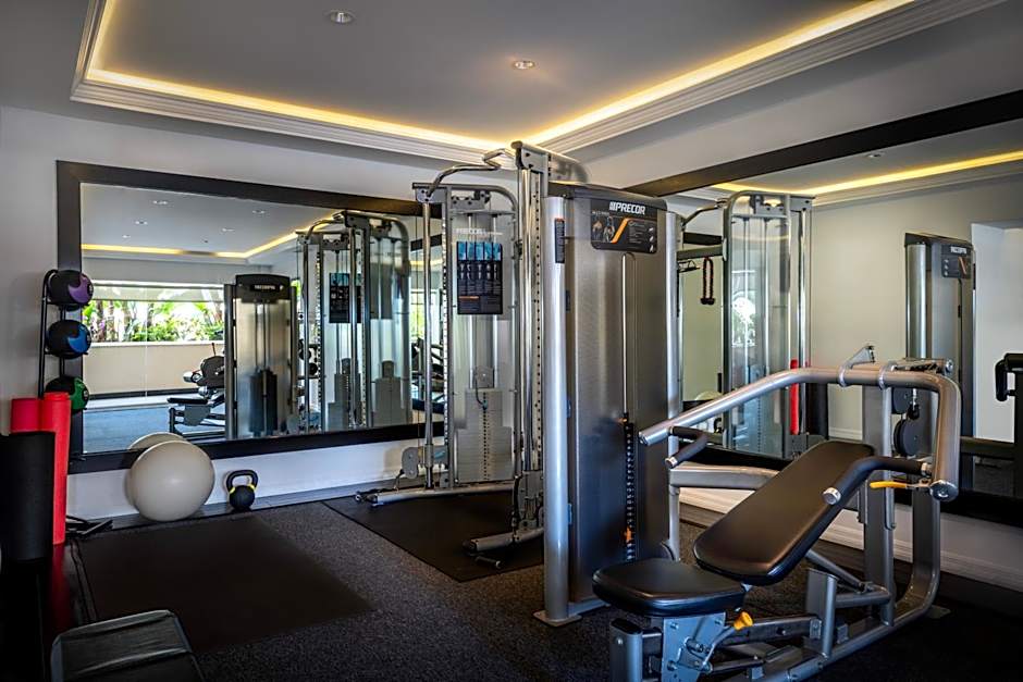 Beverly Hills Plaza Hotel