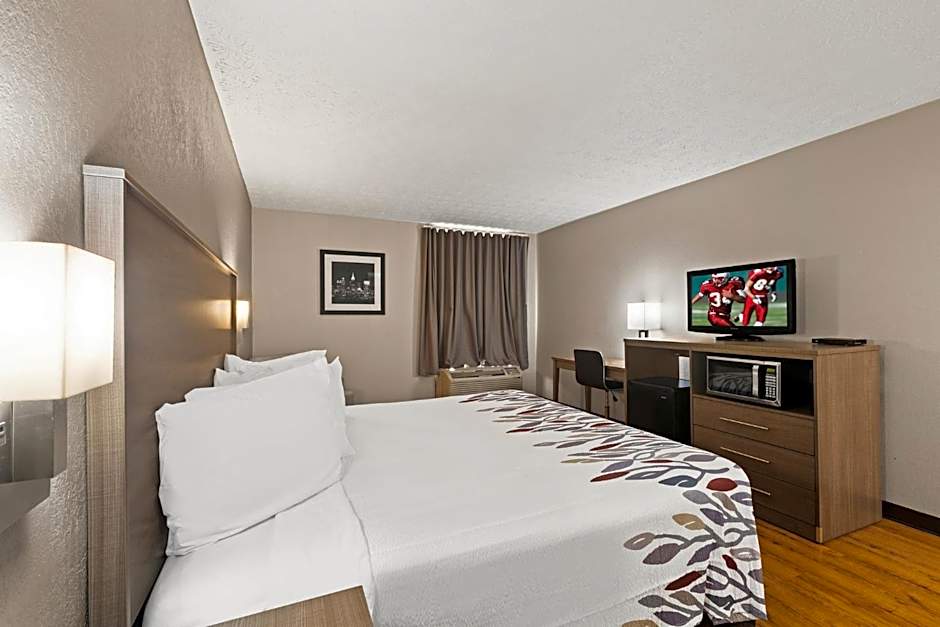 Red Roof Inn & Suites Newnan