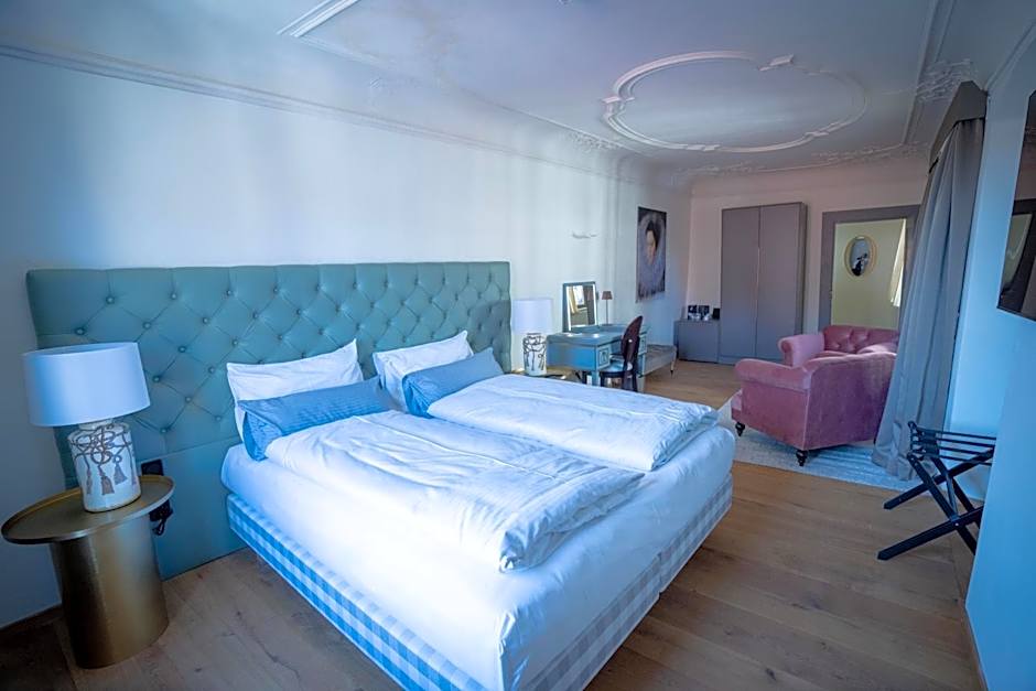 Maxim Suites by Elias Holl