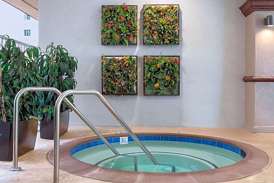 Peacock Suites