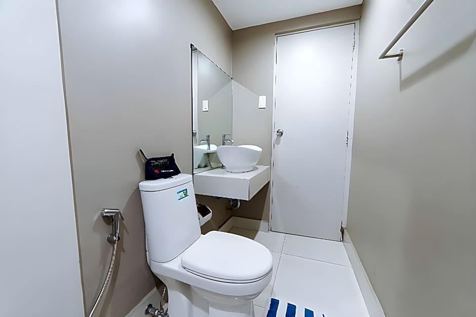 RedDoorz @ Samat Mandaluyong