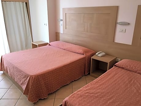 Triple Room with Sea View