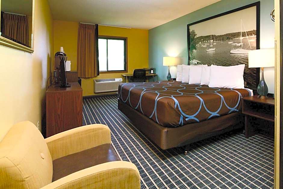 Super 8 by Wyndham Red Wing