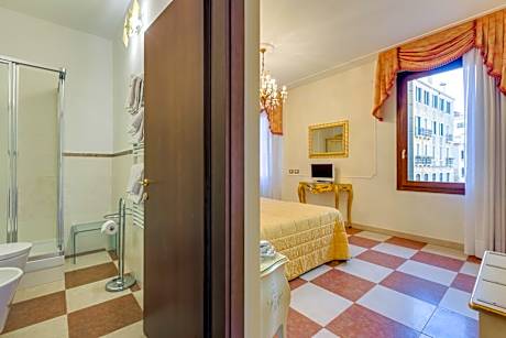 Double or Twin Room with Canal View