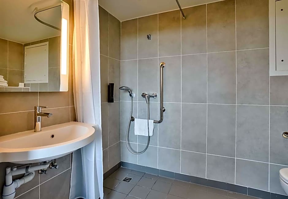 B&B HOTEL Paris Porte d'Orléans