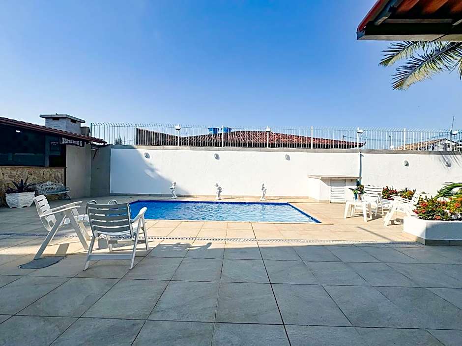 Casarão e piscina localização excelente | ROSF91