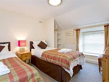 Twin Room with Private Bathroom