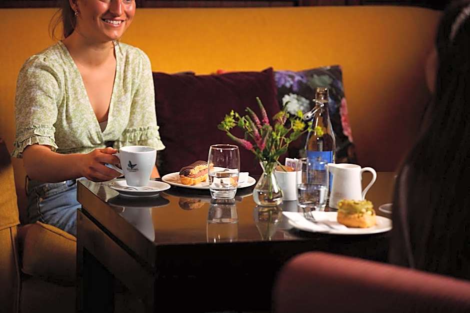 Horse & Jockey Hotel