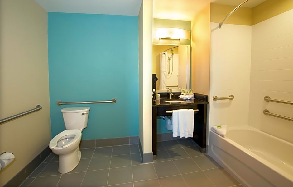 Holiday Inn Express & Suites Colorado Springs Central, an IHG Hotel