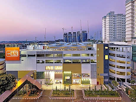 Twin Room with Private Bathroom