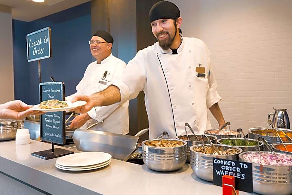 Embassy Suites By Hilton Kansas City/Olathe