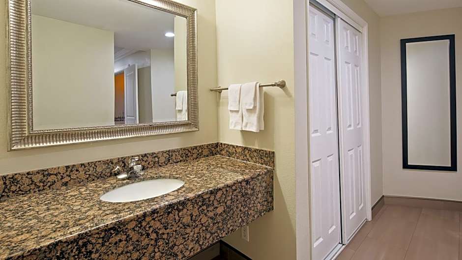Best Western Woodland Hills Inn
