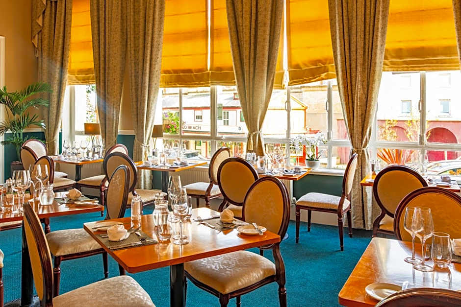Royal Hotel
