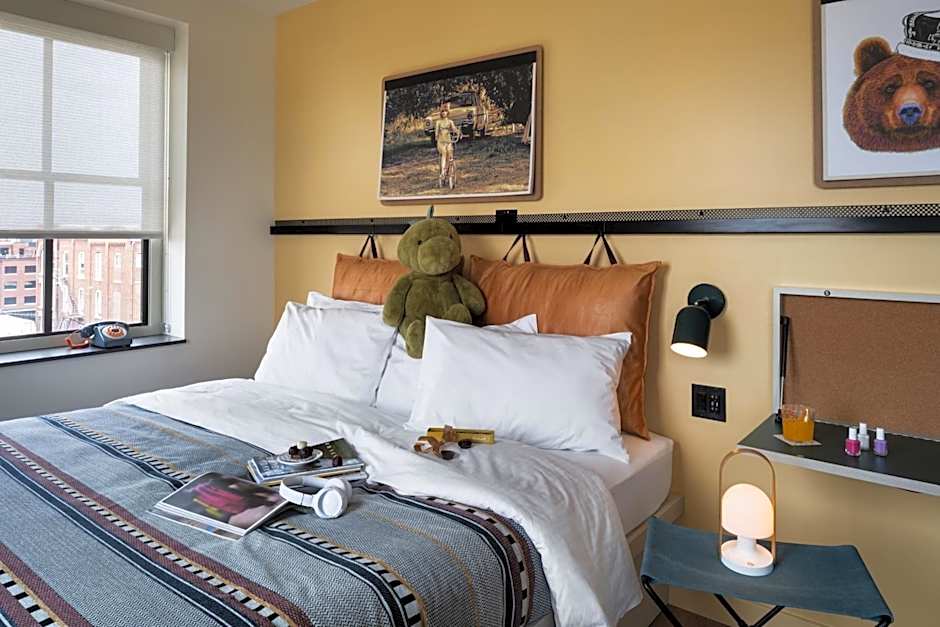 Moxy Springfield Downtown