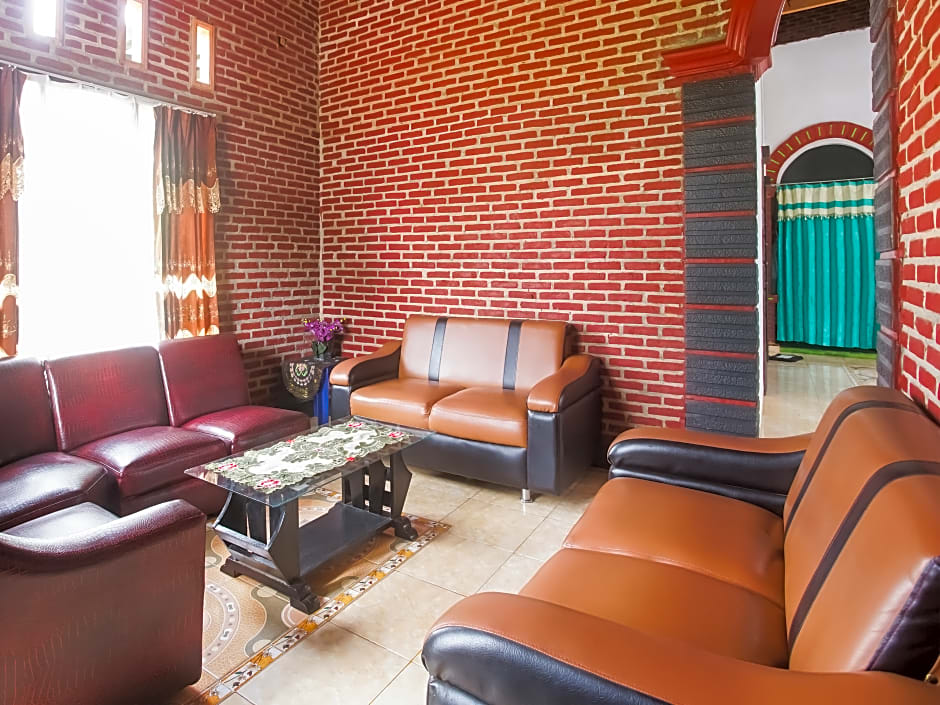 OYO 91255 Desa Wisata Embung Purworejo Syariah