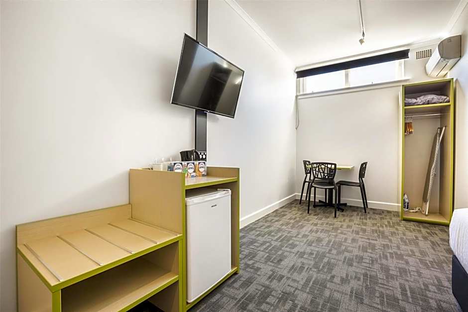 Nightcap at Hume Hotel