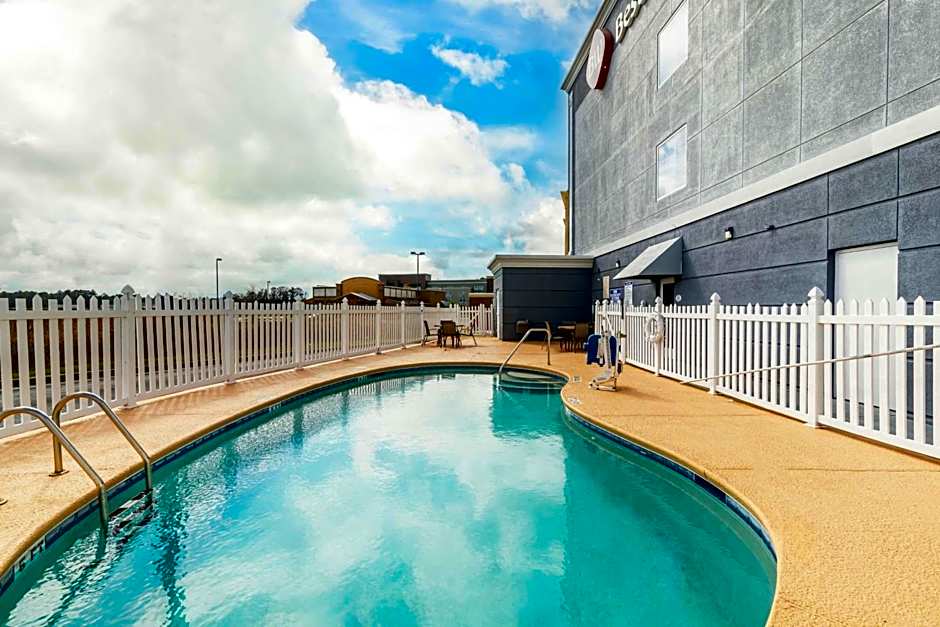 Best Western Plus Brunswick Inn & Suites