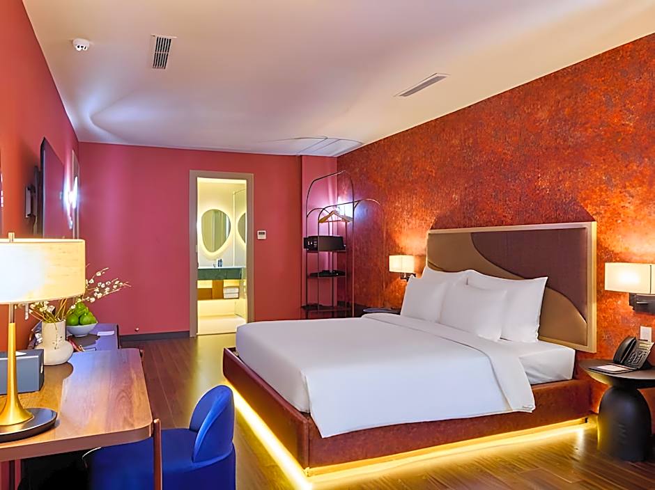 Kin Hotel Ly Tu Trong