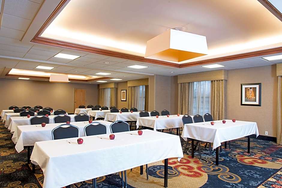 Hampton Inn By Hilton Columbus/Taylorsville/Edinburgh