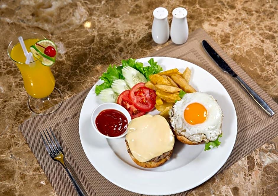 Bella Rosa Trendy Hotel