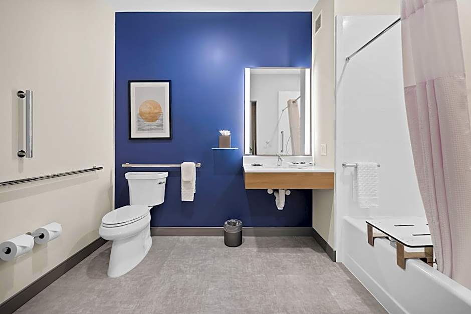 Best Western Plus Marquette Hotel & Suites