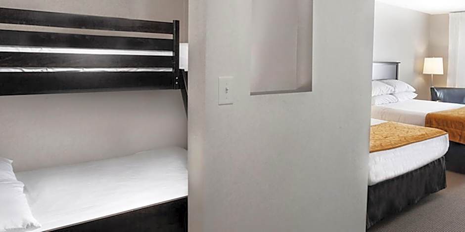 Skyline Hotel & Waterpark